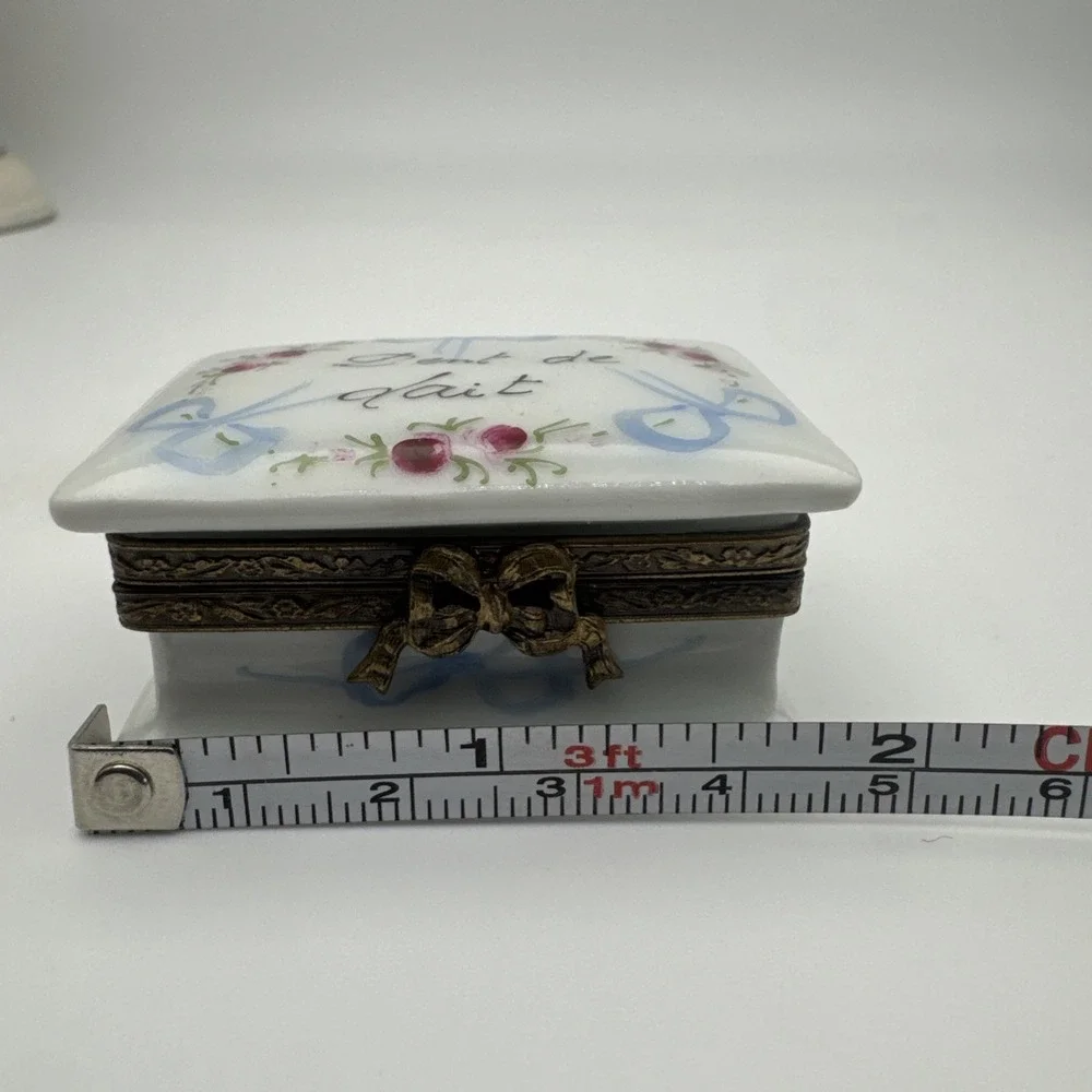 Limoges - Dent de Lait Tooth fairy box Signed Hand Painted Bows Roses